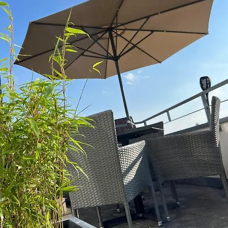 Δωμάτια σε οικογενειακή κατοικία Mit Dachterrasse & Sauna *