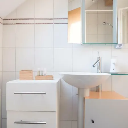Δωμάτια σε οικογενειακή κατοικία Mit Dachterrasse & Sauna