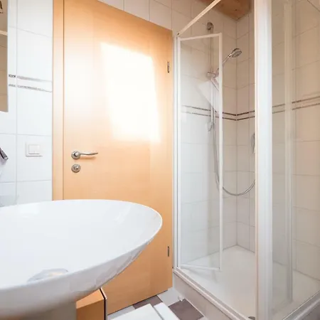 Mit Dachterrasse & Sauna *